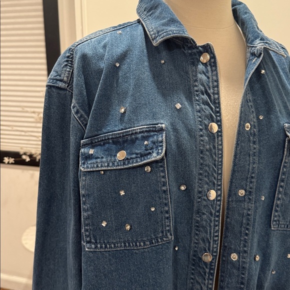 Embellished cropped Denim Jacket, raw hem. Rhinestones - Picture 2 of 10